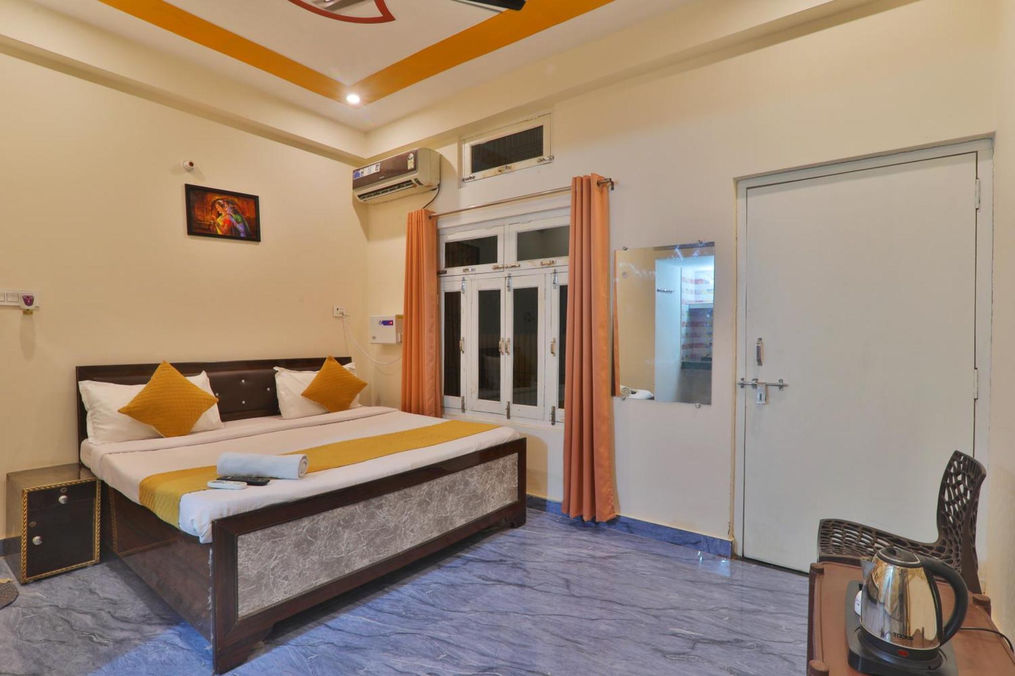 Hotel Ramayan Inn Free Pickup From Ayodhya Dham Junction מראה חיצוני תמונה