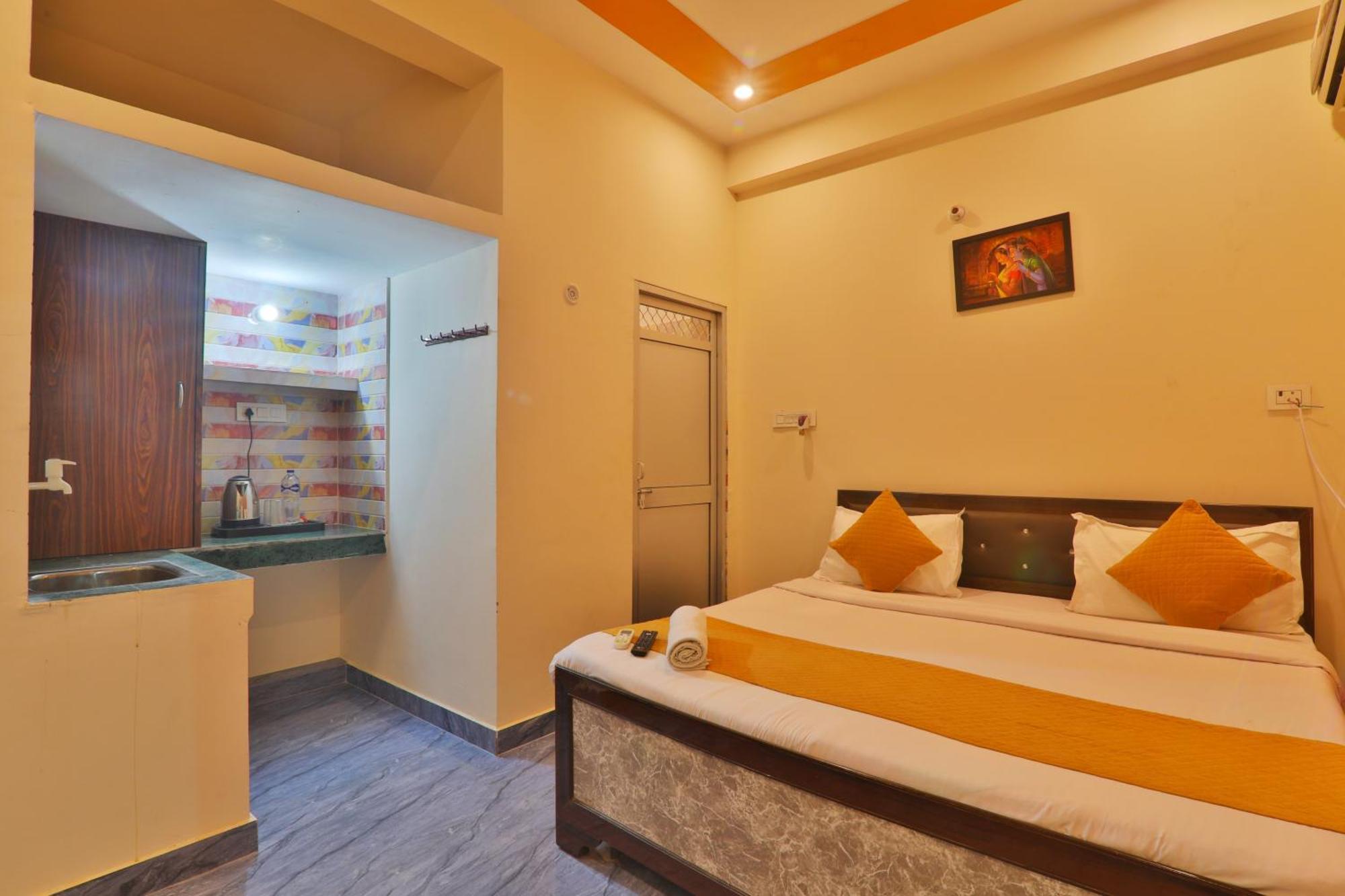 Hotel Ramayan Inn Free Pickup From Ayodhya Dham Junction מראה חיצוני תמונה